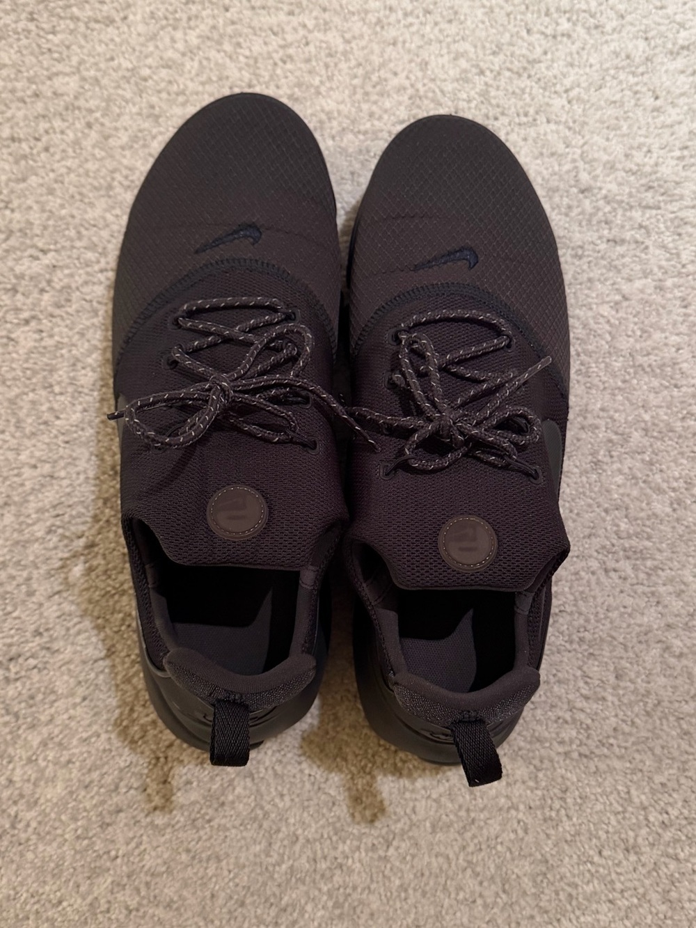 Nike Men’s Black Low-Top Mesh Running Sneakers